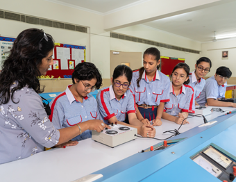 CBSE schools in Gurgaon Science Lab